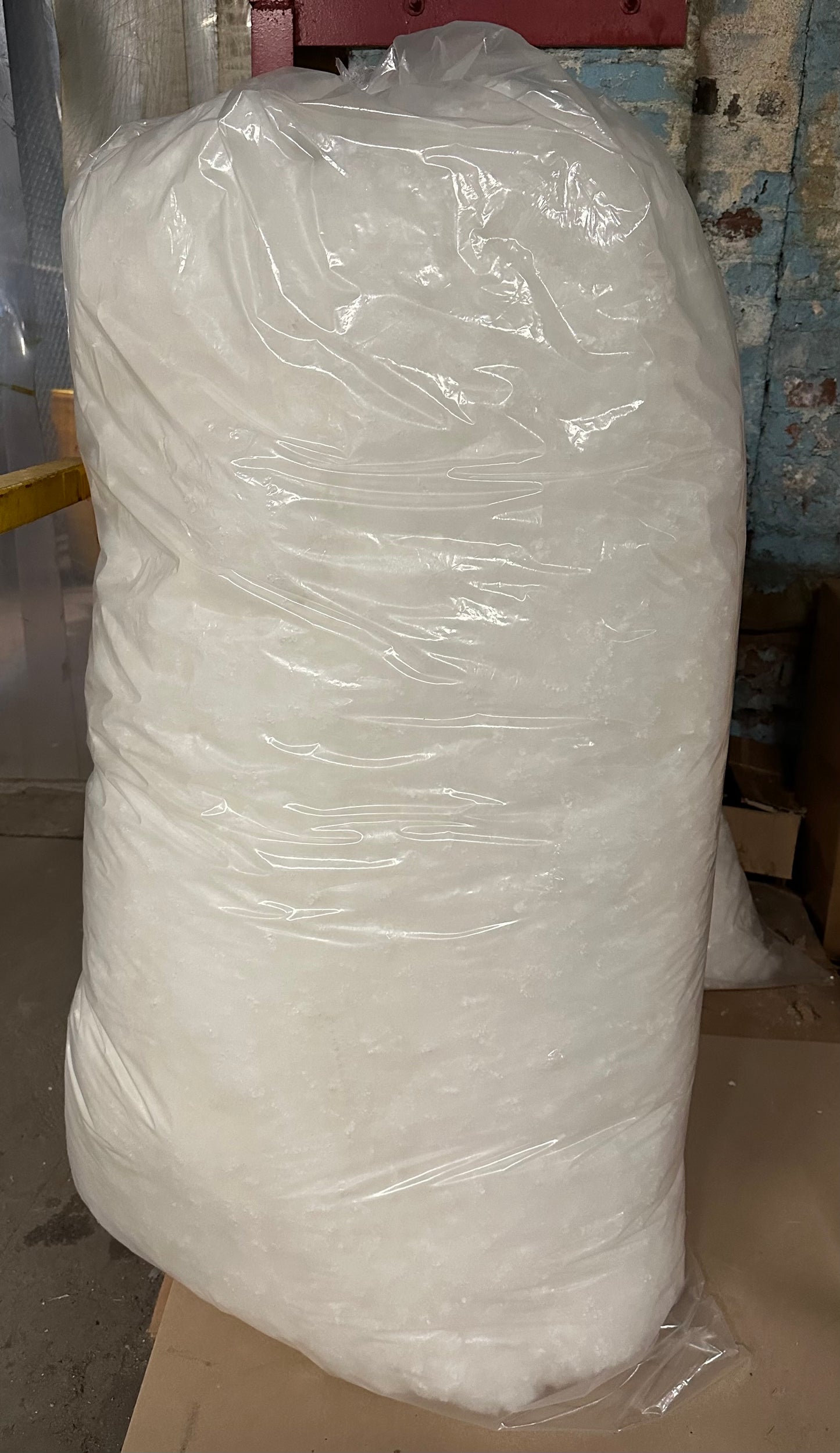 LOOSE BLOWN SPUN POLYESTER "FLUFF" (10 LB. BAG) PREMIUM GRADE A